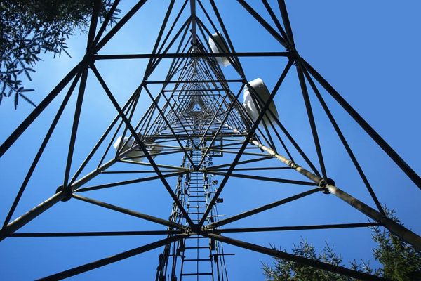 cell-tower-mobile-mast-microwave-tower-antenna